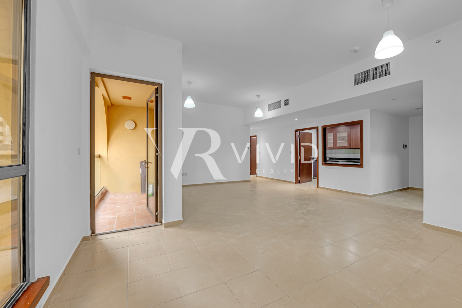 Vacant | Rare Large Layout | With Maid + Storage