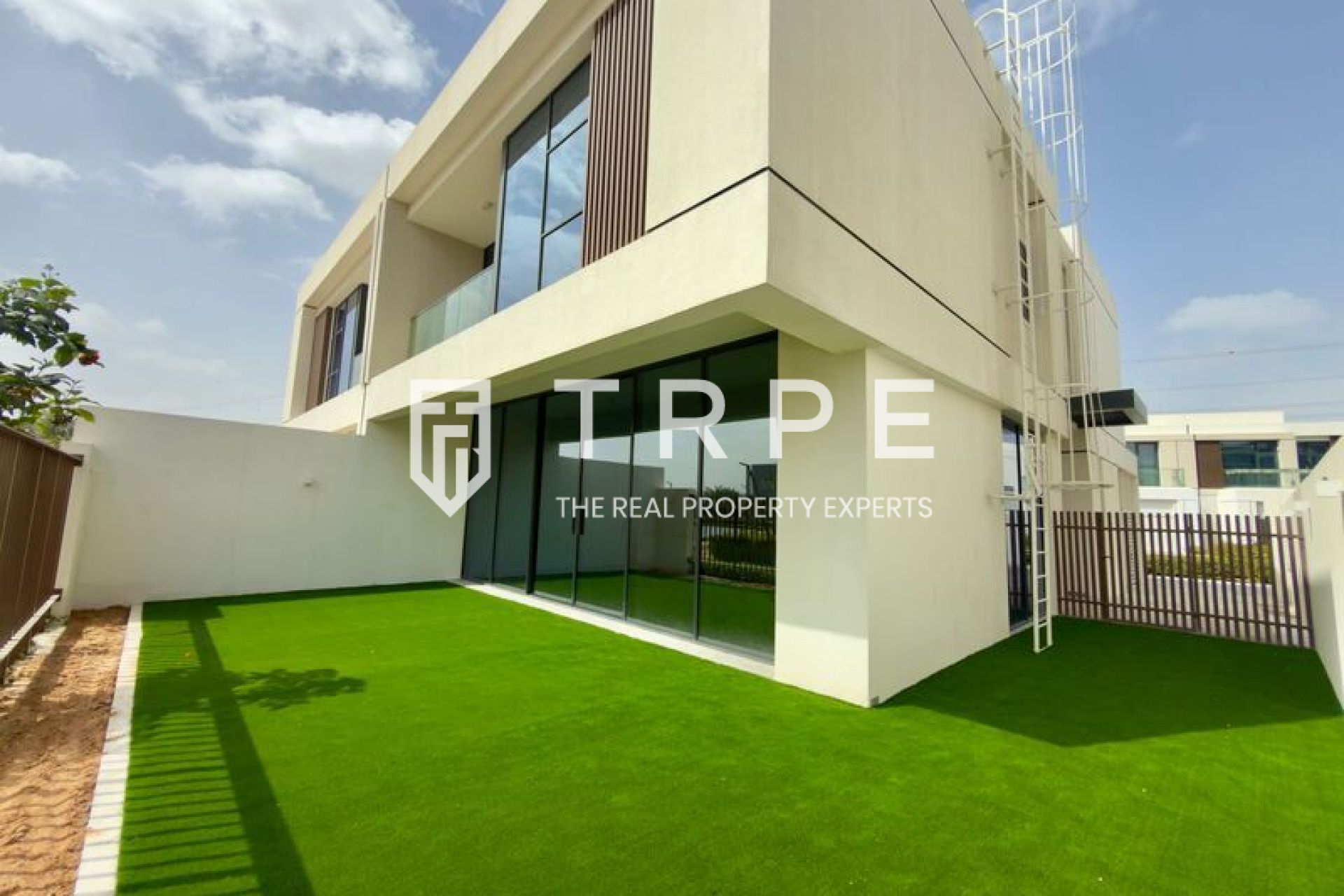Community Expert | Prime Location | Exclusive