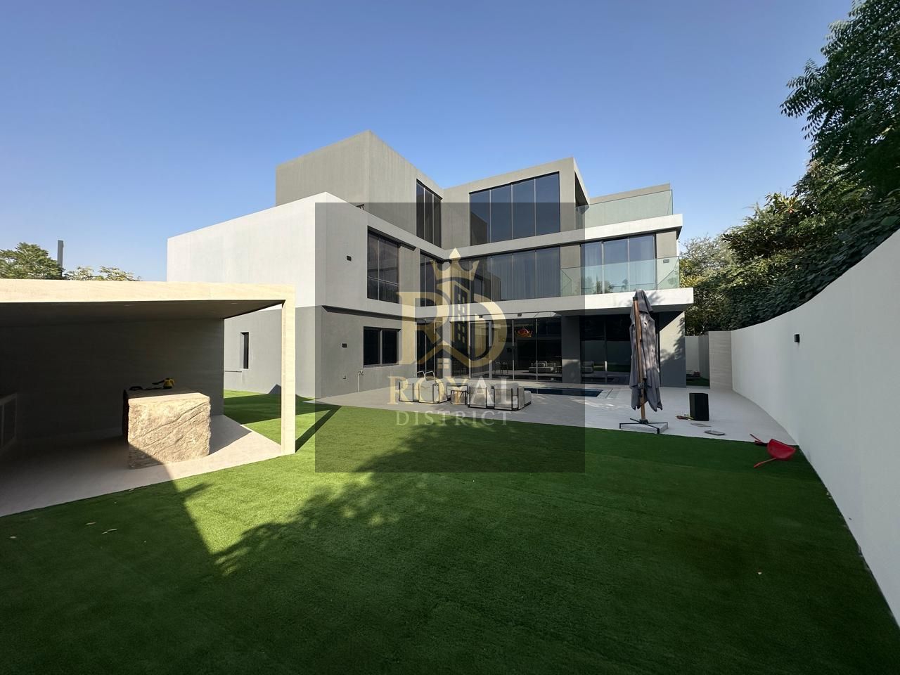 Luxury Villa in Robinia – 5BR Signature with Pool & Private Outdoor Spaces | Panoramic Forest Views