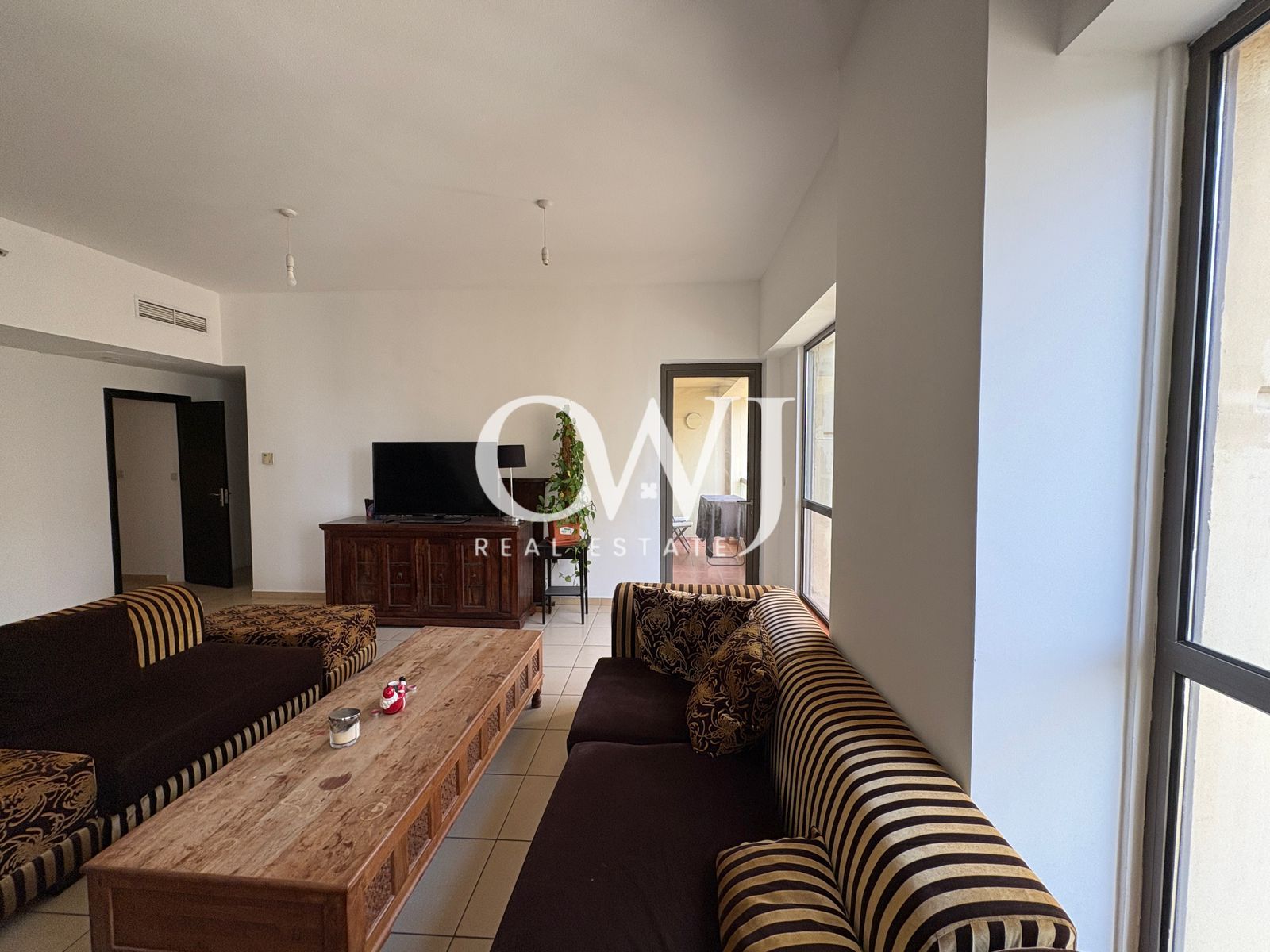 Ready to Move | High Floor | 4BHK+Maid