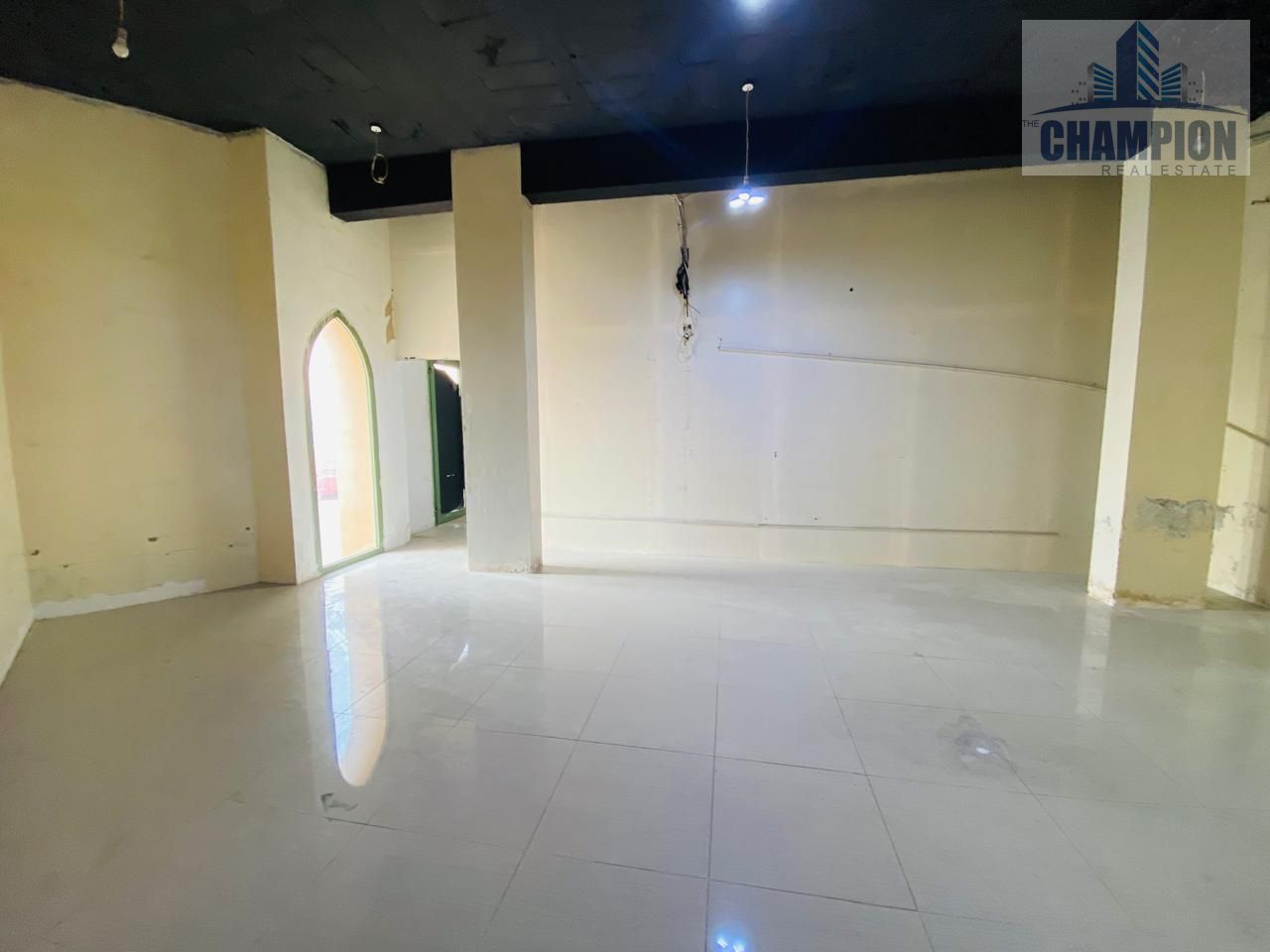 READY TO MOVE | PARKING VIEW | PANTRY | WASHROOM