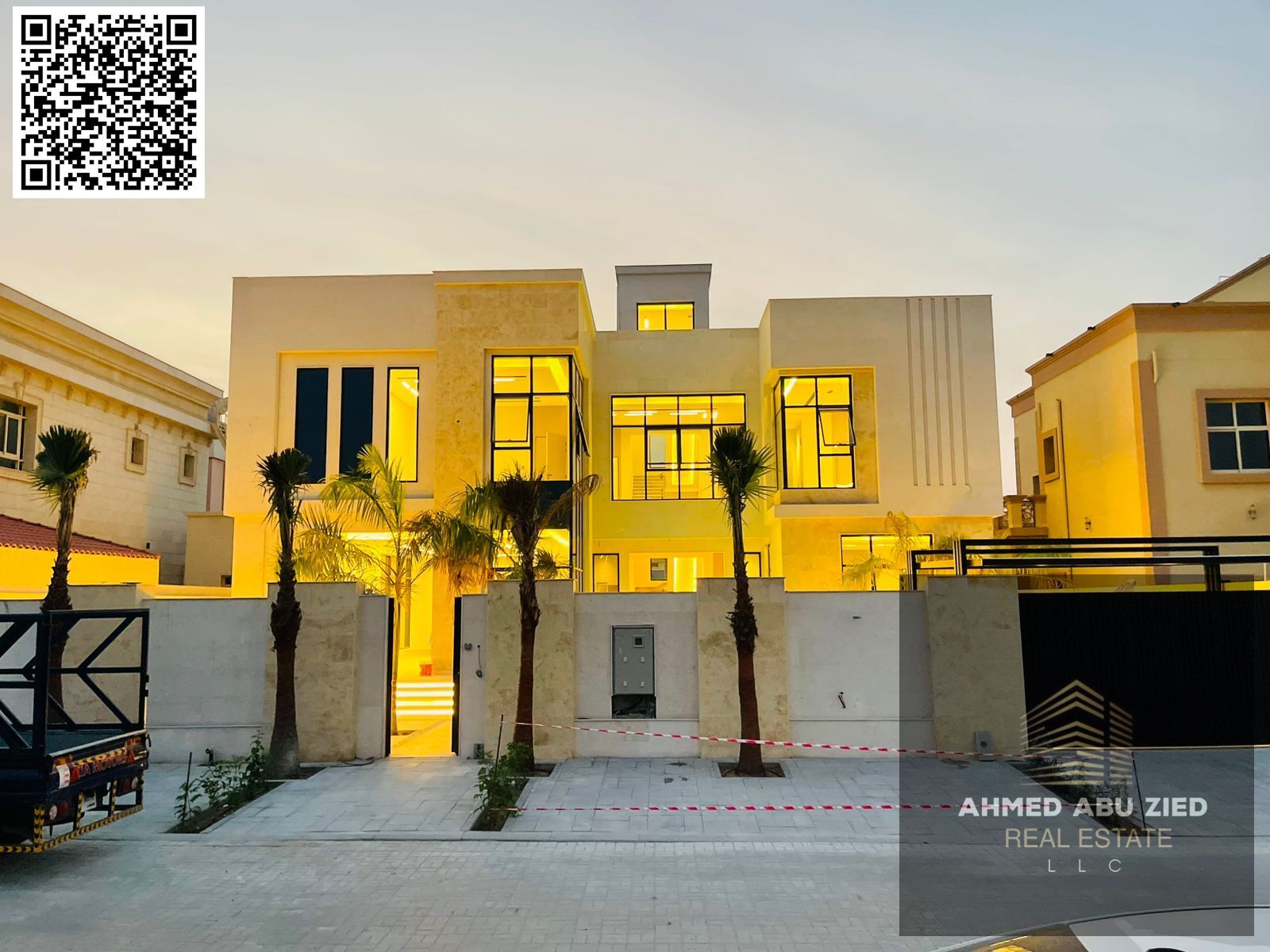 Villa in Al Yasmin, 6 master bedrooms, master sitting room, master living room, maid's room, including electricity, water, and air conditioning. Negot