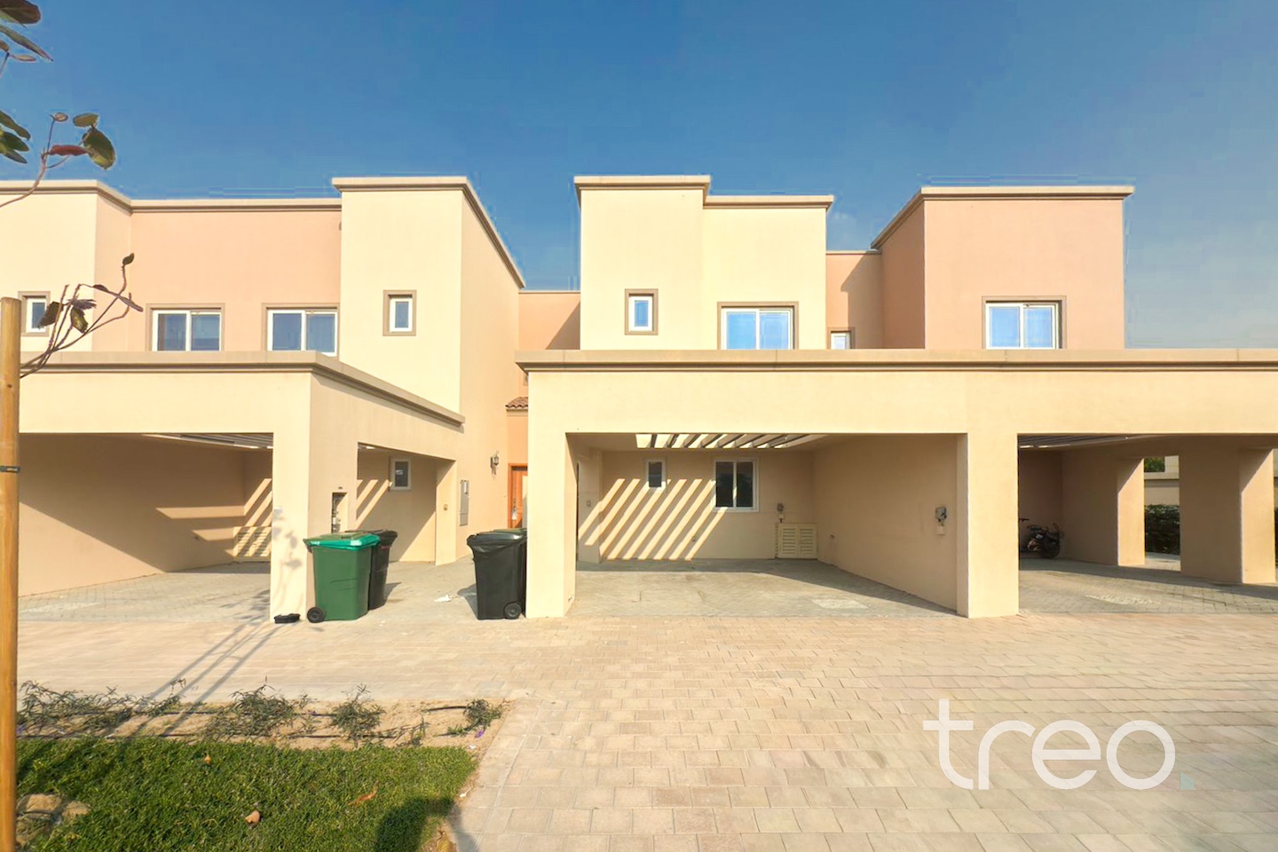 Vacant | Great Unit | Close to Pool and Park