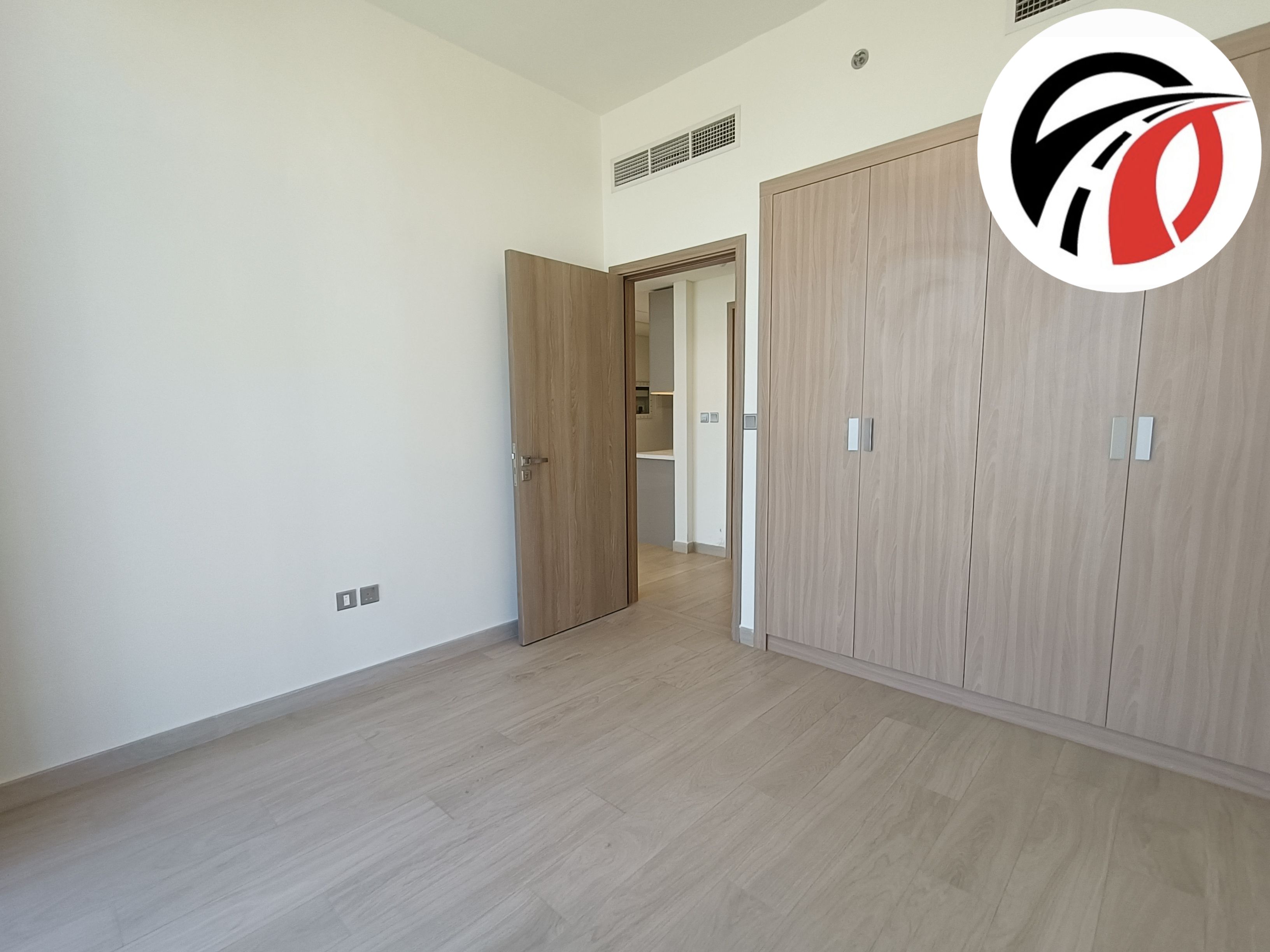 Spacious and Stunning 1 bedroom Chiller Free