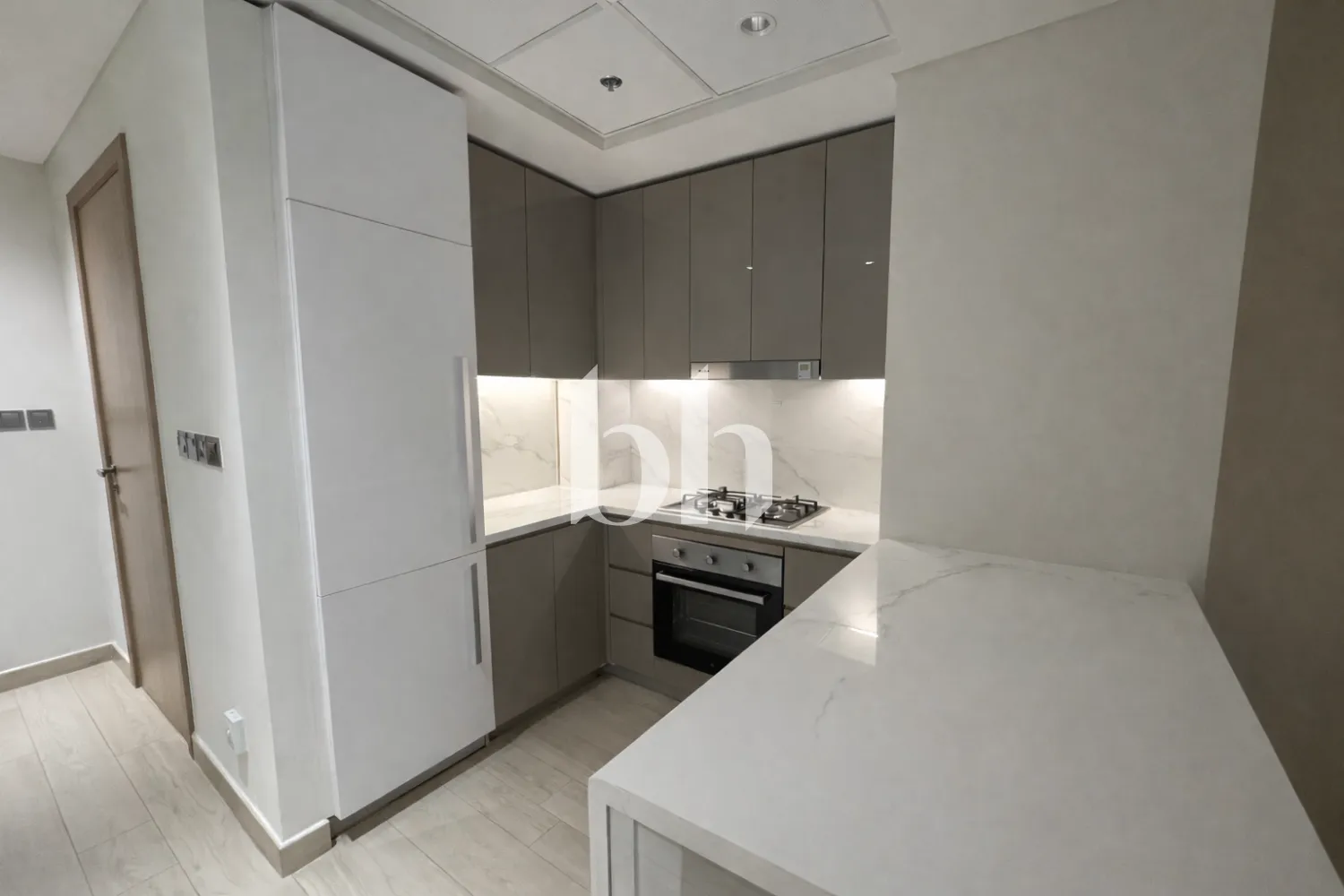 Prime Central 1BR | Pool View | Gym | Chiller Free