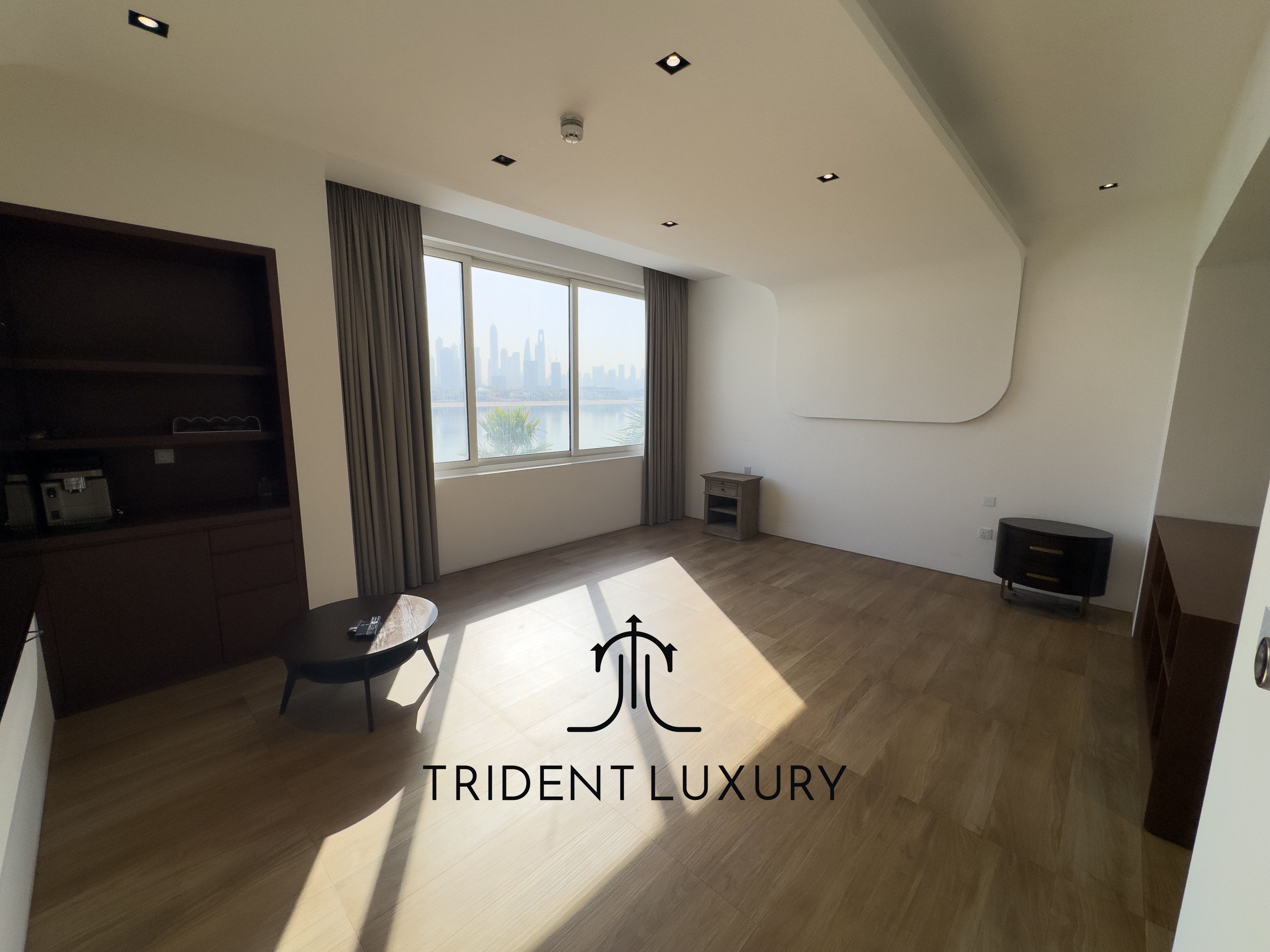 High Number I Vacant I Furnished I Dubai Eye View