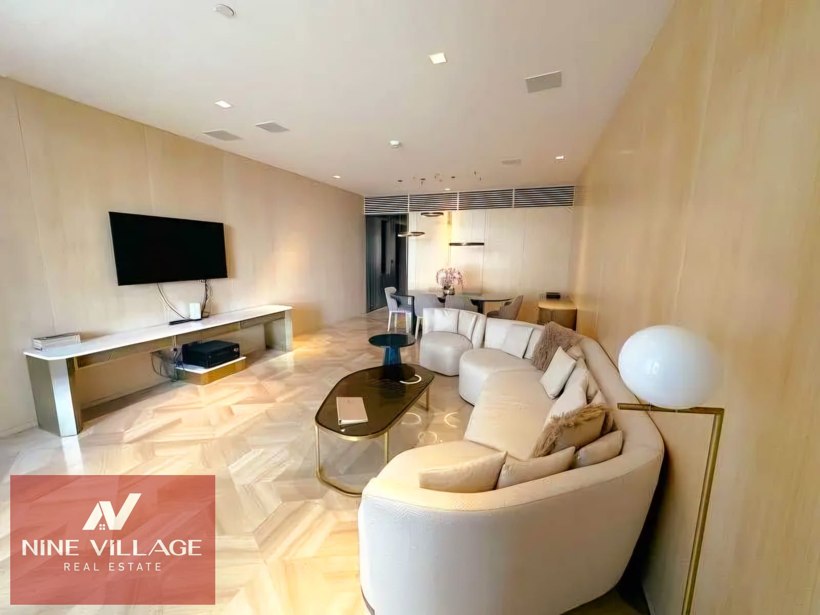 Exclusive 5 Living | Private Beach Access | 595K