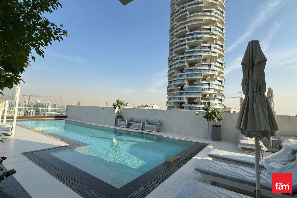 Modern Apt | Prime Location | High floor