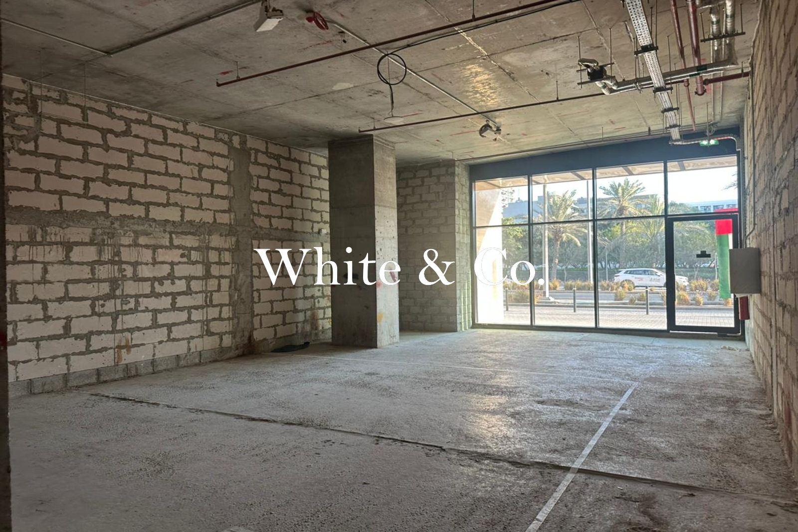 PRIME RETAIL SPACE | MOVE-IN READY | MAIN ENTRANCE