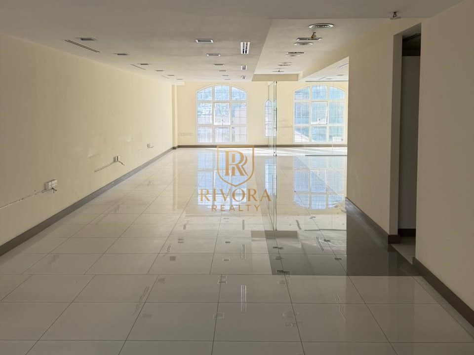 OFFICE I WITH PARKING I CHILLER FREE