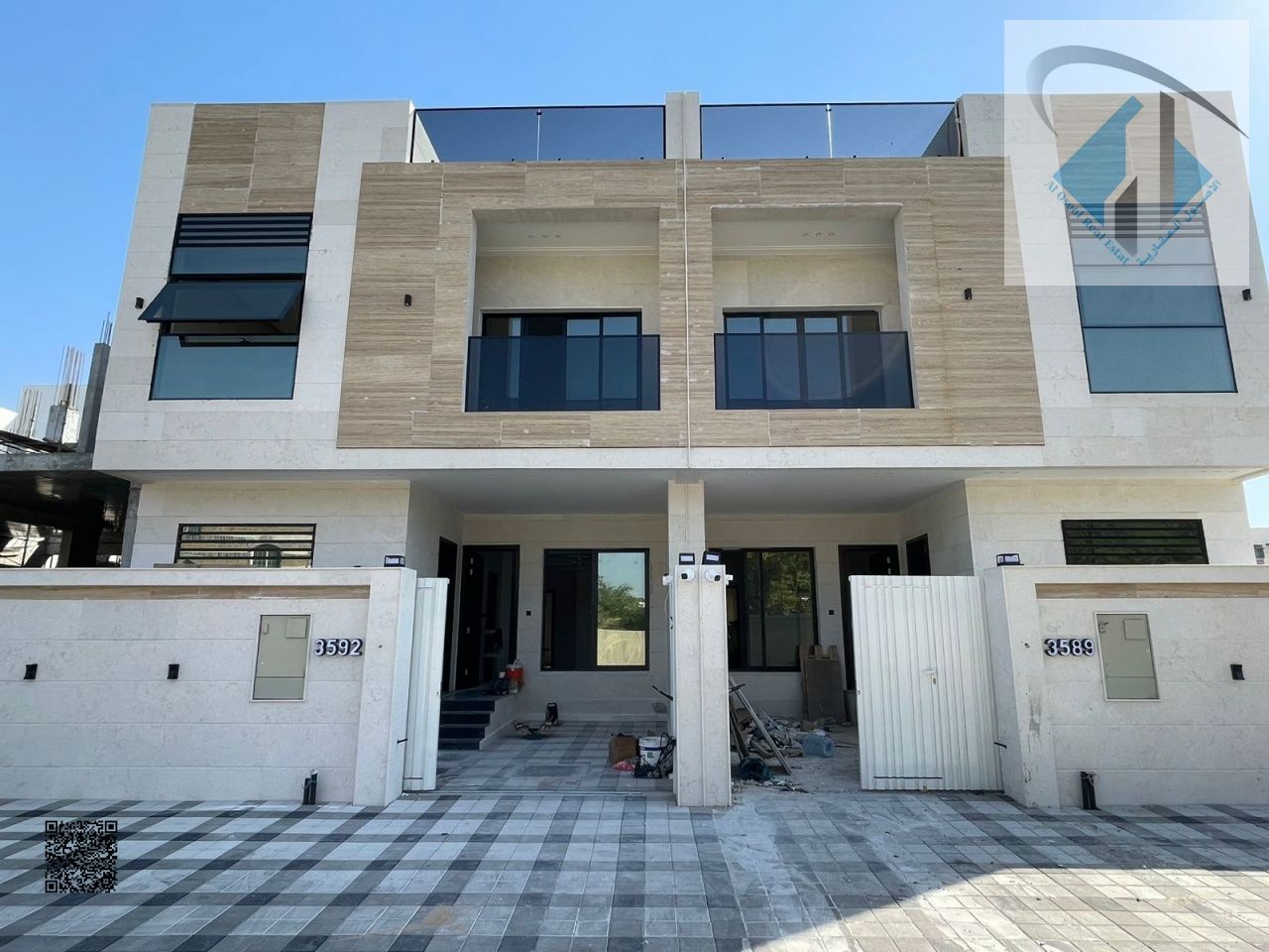 brandnew townhouse freehold superdelux finish good price