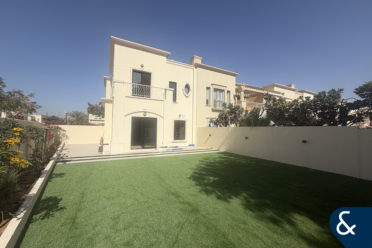3 Bedroom | Upgraded | Corner Unit | Big Plot