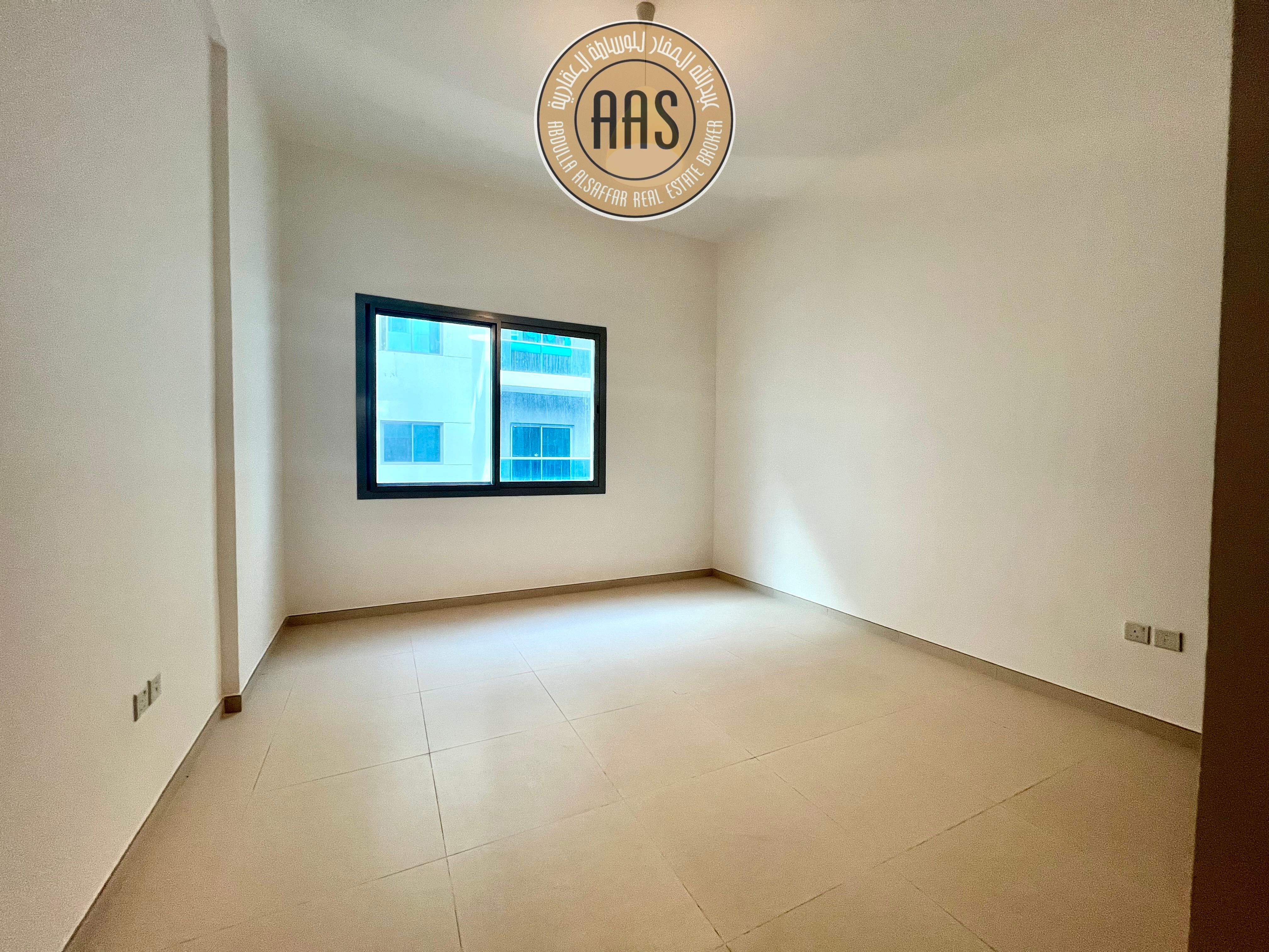 Spacious ready to me 3 bedroom apartment for rent