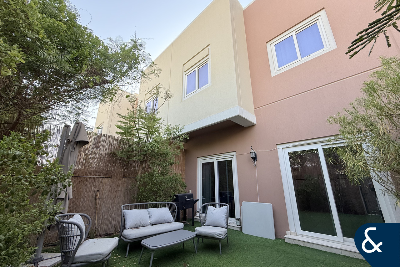 3 Bed+ maids | Upgraded Garden | Single Row