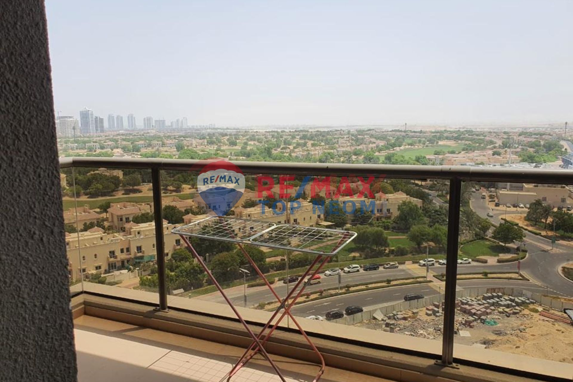 GOLF COURSE VIEW || FUNRISHED || EASY ACCESS