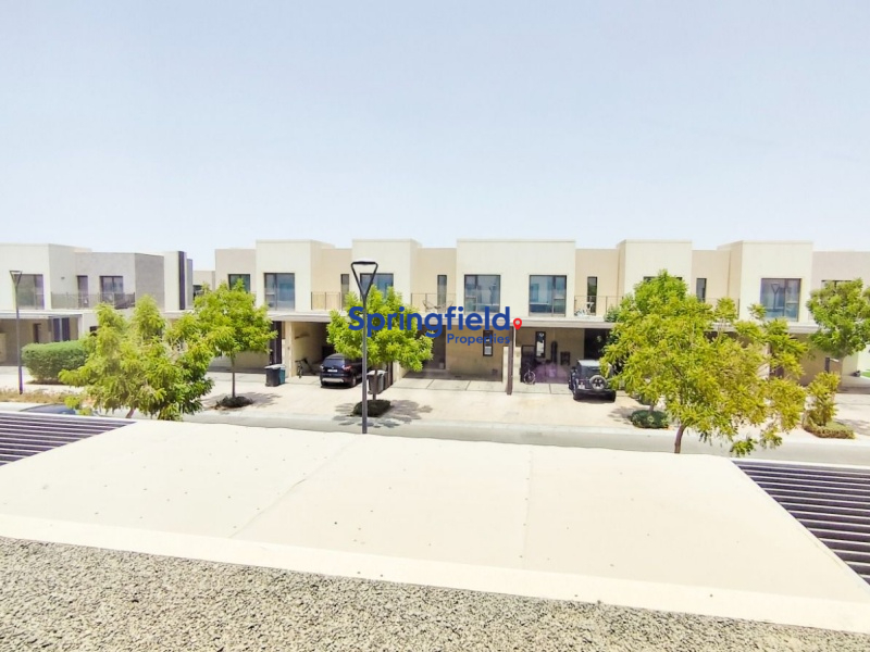 Fully Upgraded | Vacant | Near to Amenities