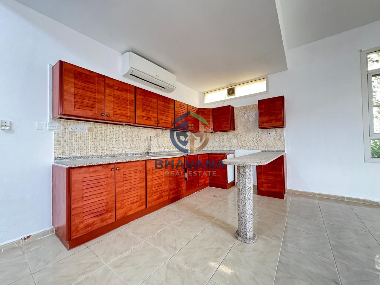 American Style Very Big 1Bedroom+ Kitchen+ separate Washroom