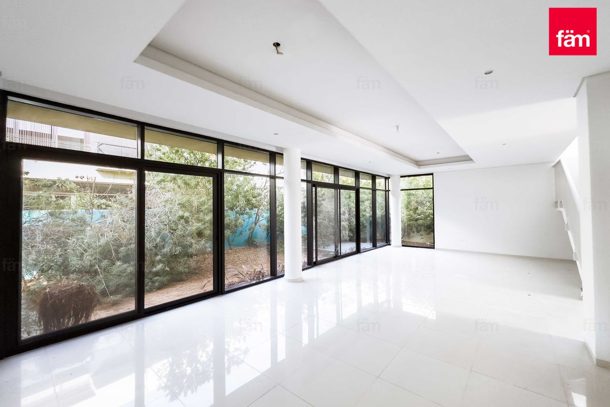 Vacant | V4 Type | 5 Bedroom Villa