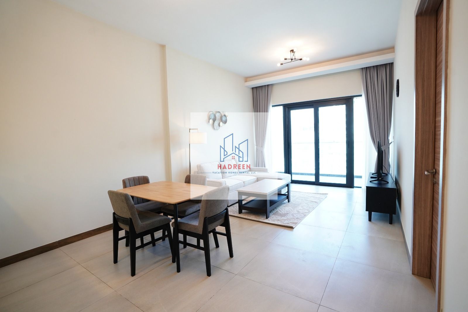 MODERN FULLY FURNISHED 1BHK APARTMENT AVAILABLE IN SOL BAY BUSINESS BAY
