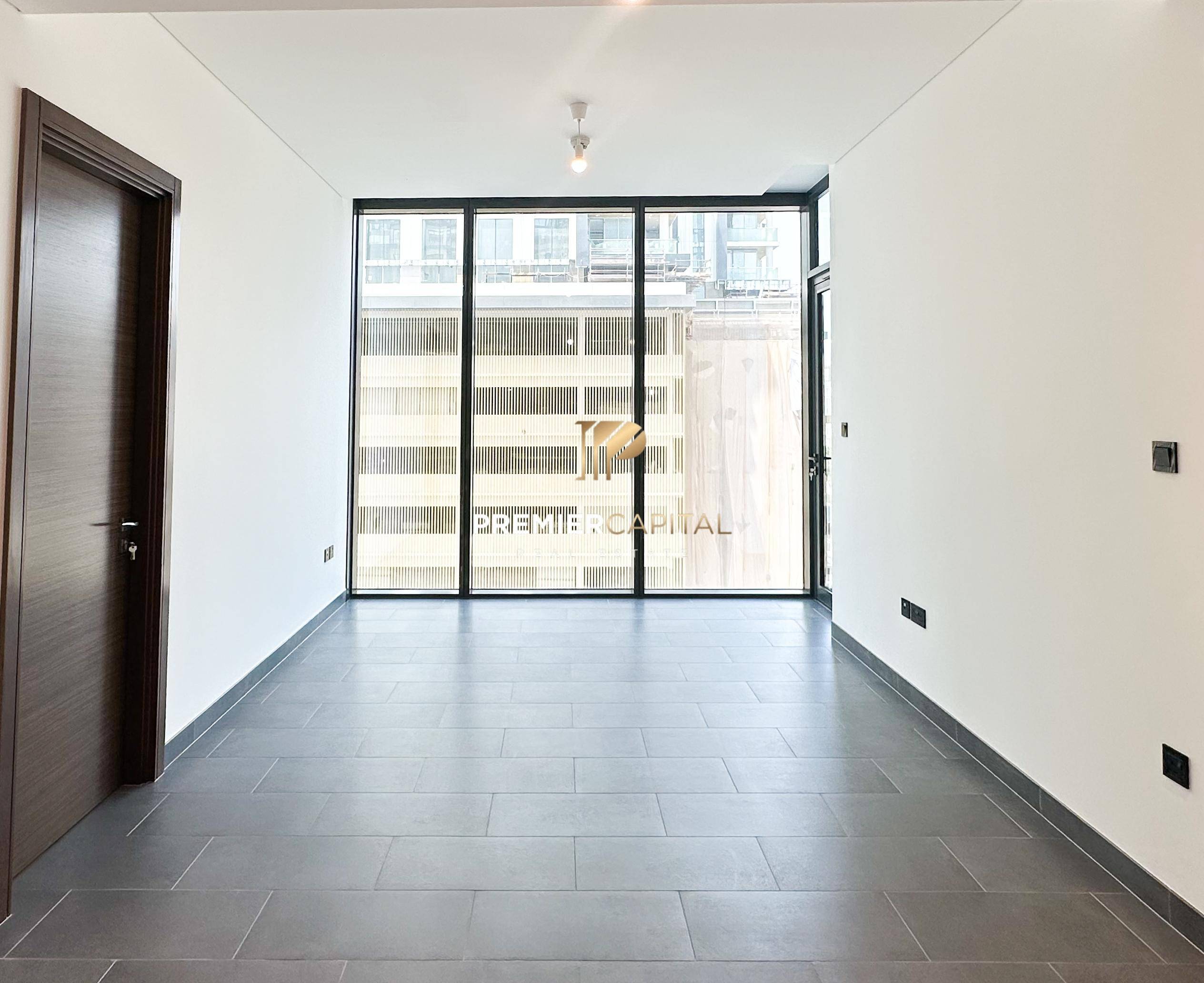 2BR Brand New | Vacant | Minutes away to Racecourse