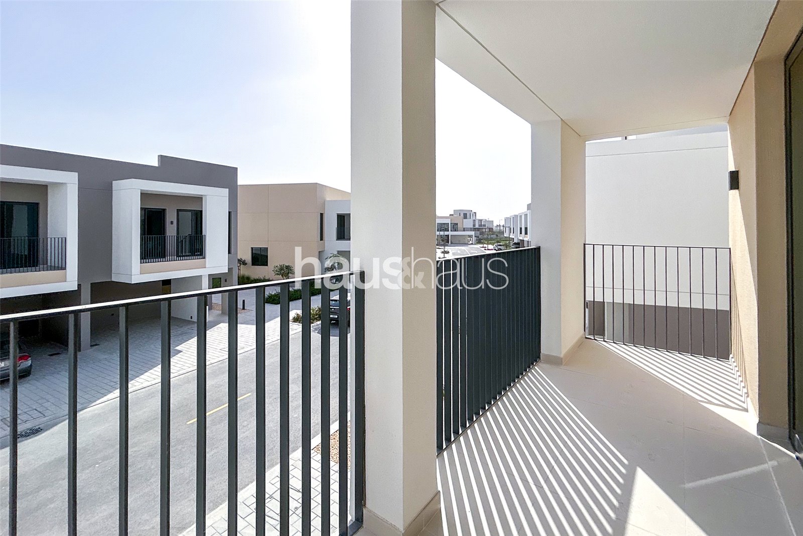 Brand New | Skylight | Modern | Single Row