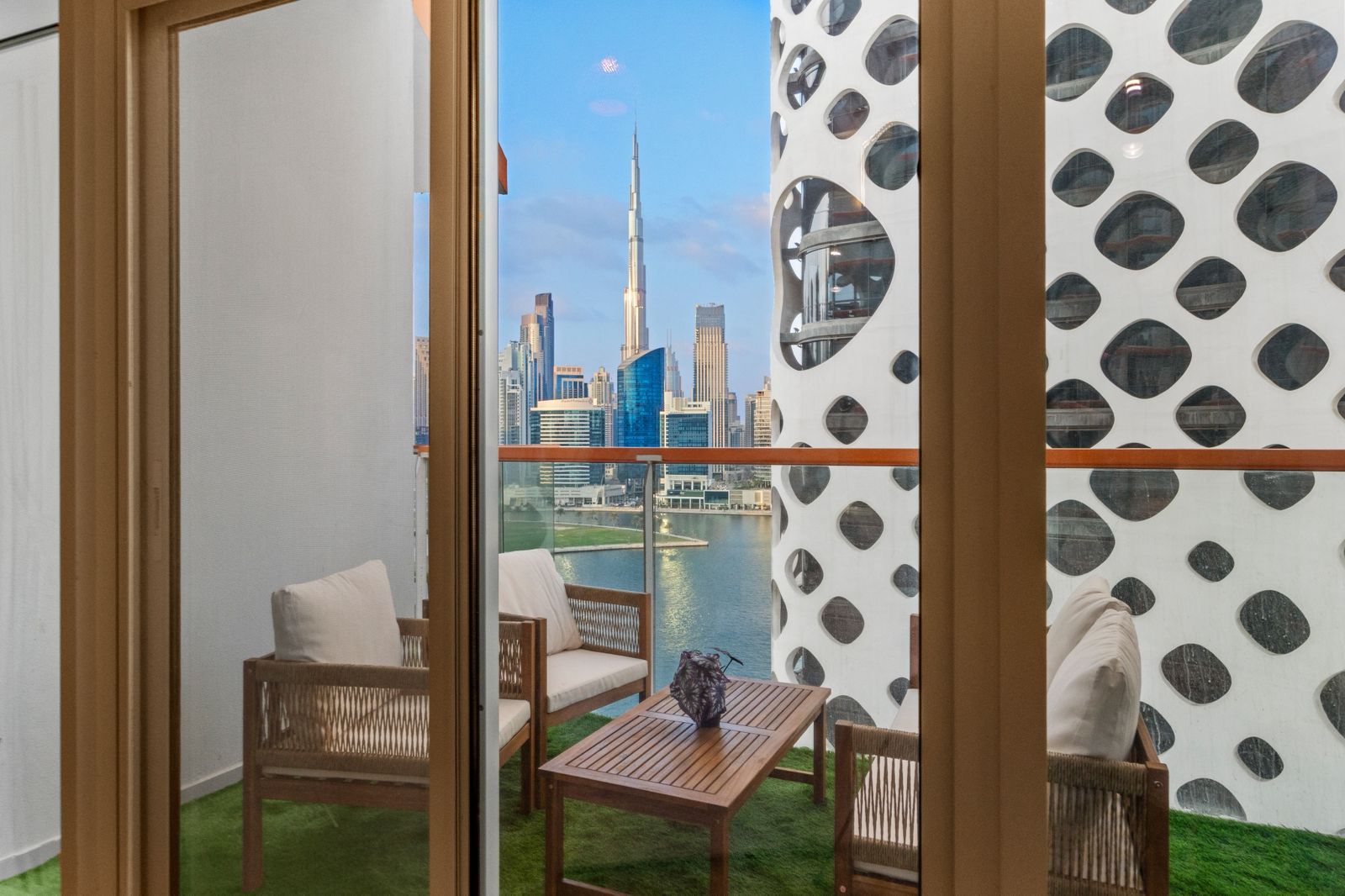 BURJ VIEW | VACANT | FULLY FURNISHED