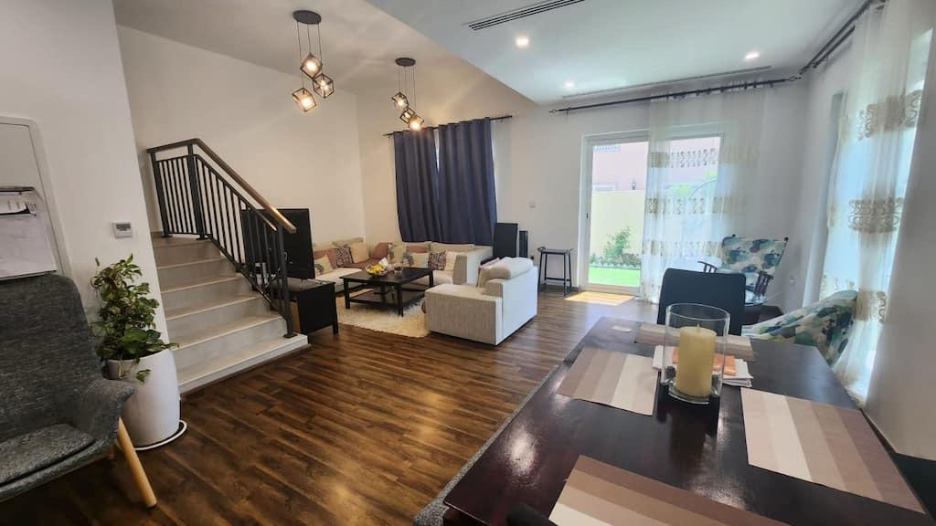 Unfurnished | Family Community | Vacant 15 Mar