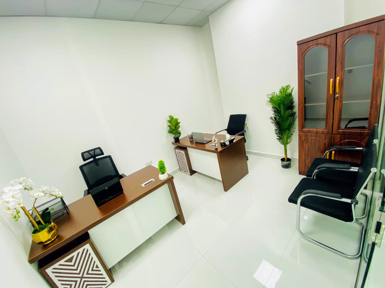 Premium Office for rent | Free All Utilities | Direct from Owner