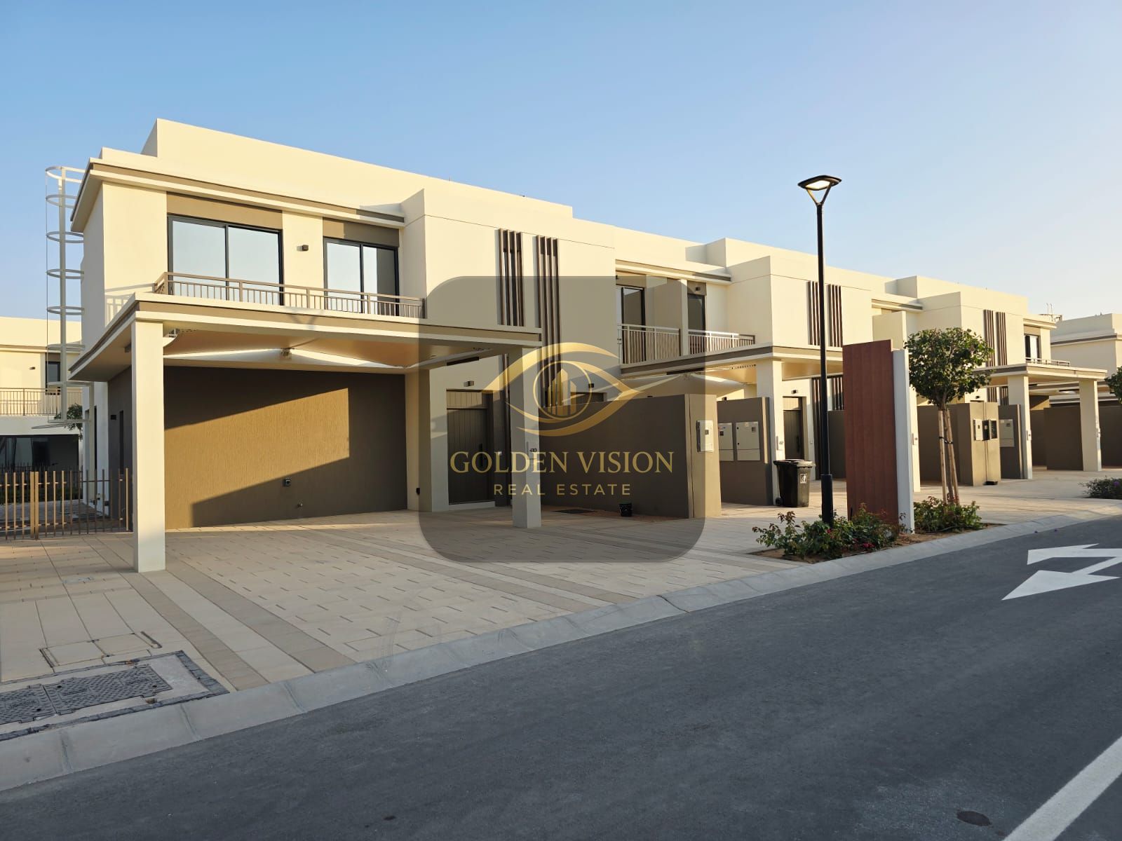 Luxury 2 BR townhouse Falcon Island