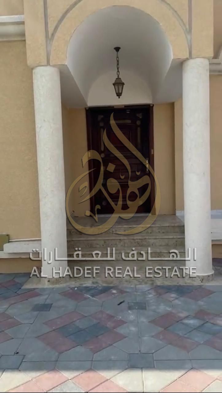 Spacious Family Villa in a Prime & Quiet Location Villa for rent in Al Ruqaybah area, behind Al Suyoh Police Station, featuring: 4 Master Bedro