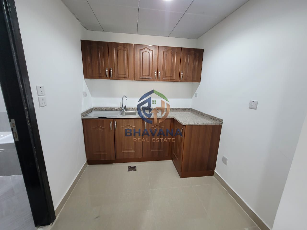 European Compound Luxury Studio+ Separate Kitchen+ Free WIFI 4000-Monthly