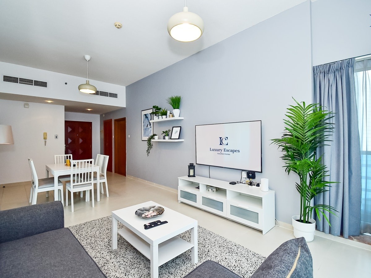 Mid Floor | Beside Metro | Furnished