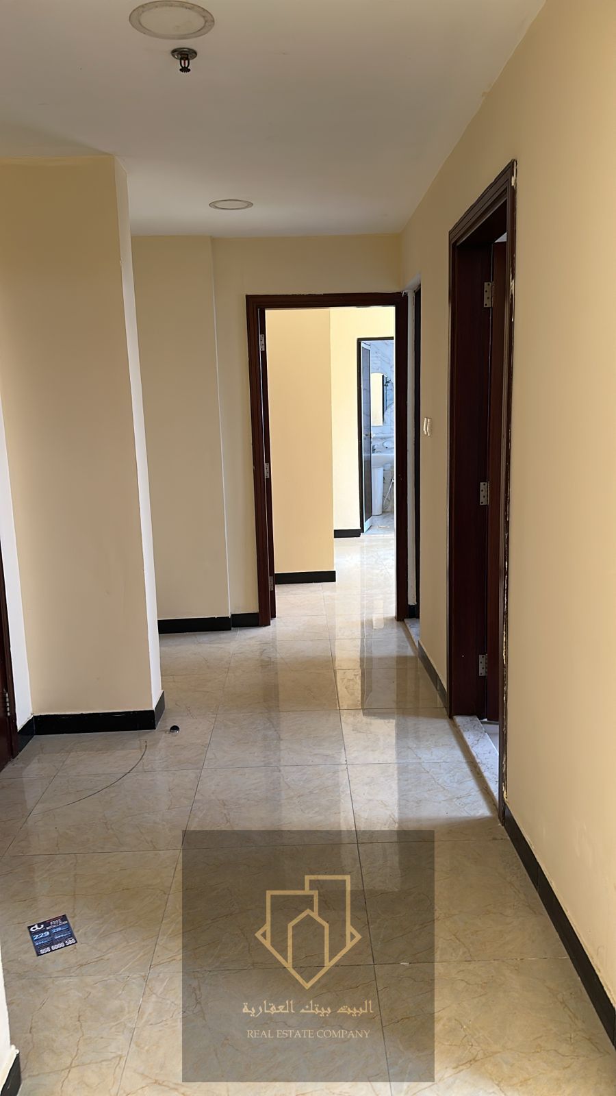 One bedroom and living room apartment in a very prime location, close to Sharjah exit. Modern and elegant finishing with a balcony and two bathrooms.