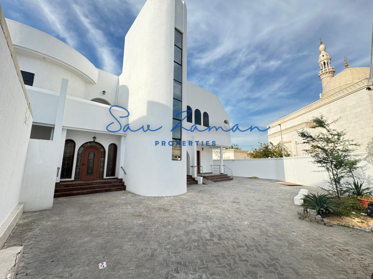 INDEPENDENT VILLA ON THE BEACH 5BR MAIDS DRIVER N-SUITE BATH PRIVATE GARDEN