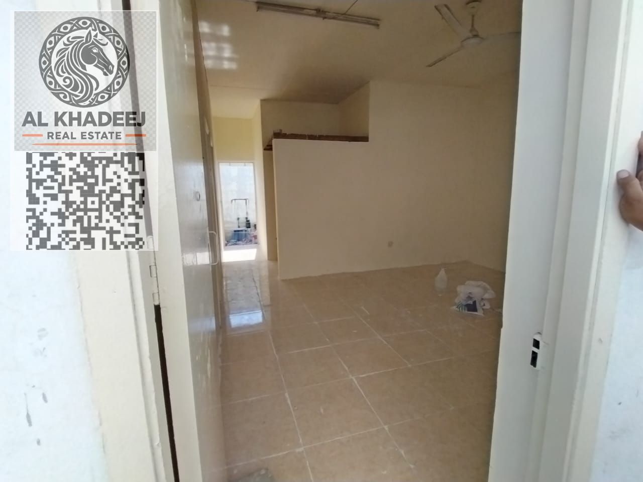 Two bedrooms and a living room | Sleeps 20 people | Spacious | Suitable for young people or employees | Prime location