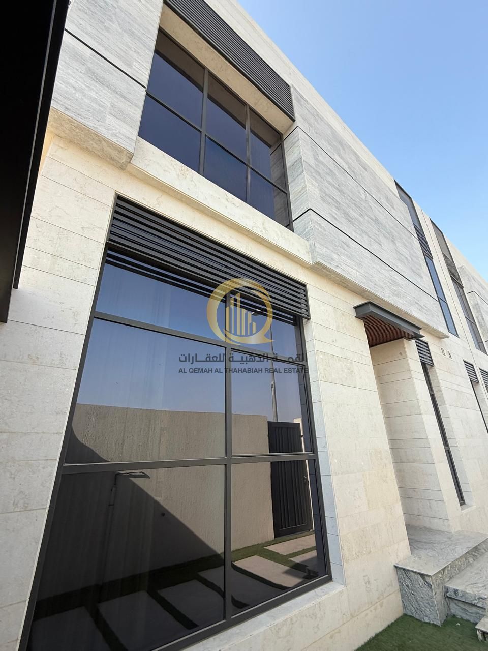 For sale: Villa in Al-Houshi area, Al-Badia suburb Land area: 3,150 sq ft in an excellent location, second plot from the commercial area and a good st