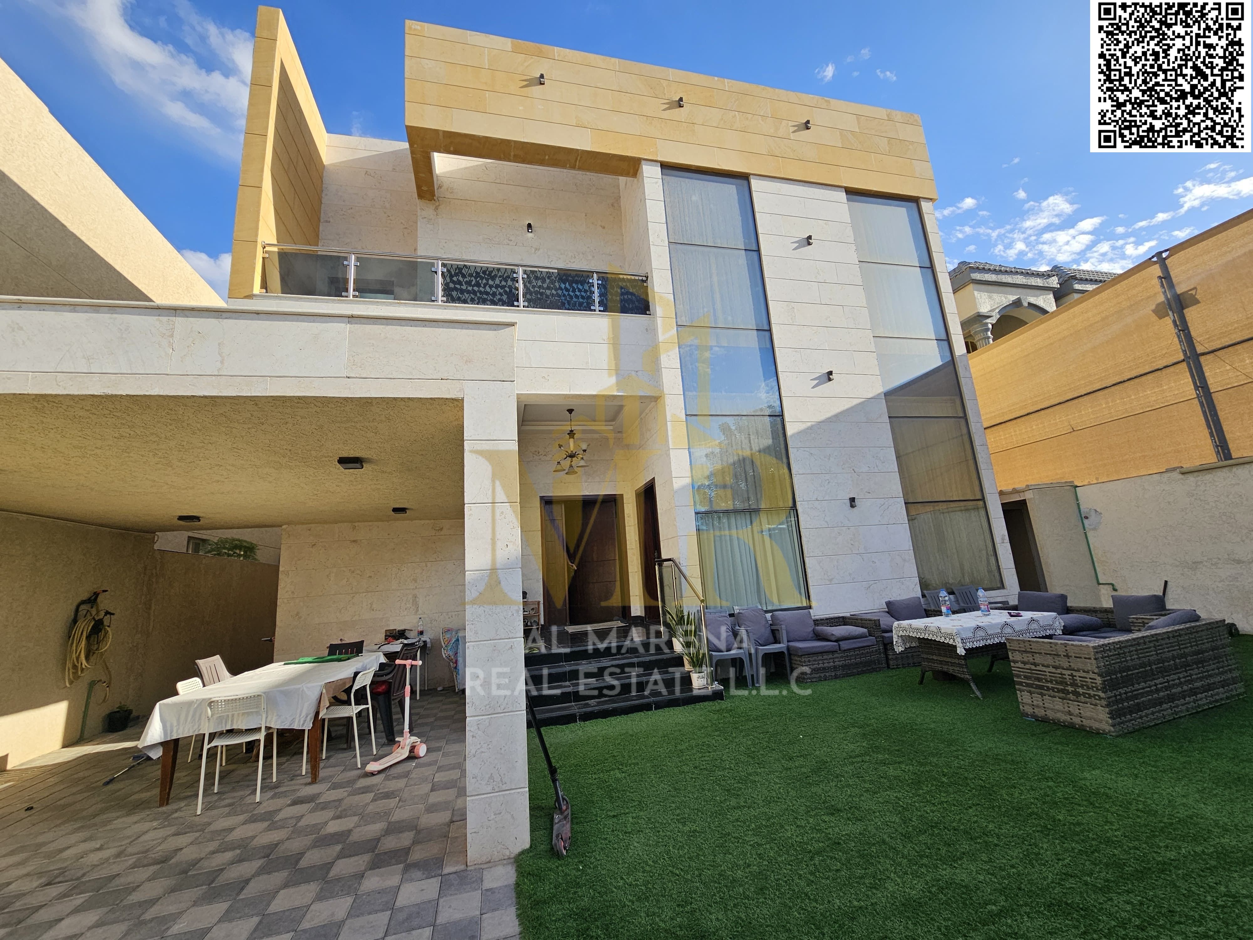 Modern design, 5000 sq ft plot, two large kitchens, price includes electricity, water, central air conditioning, and modern decor.