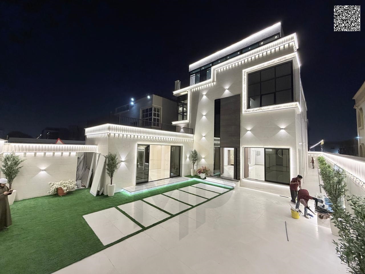 Luxury villa in Al Rawda - freehold, including electricity, water and air conditioning, prime location and high-end finishing, directly from the owner