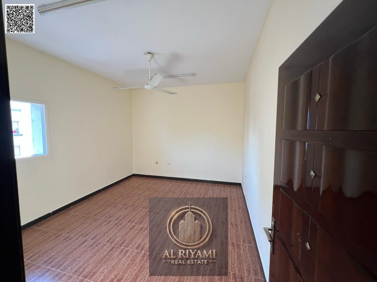 One bedroom and living room for rent in Al Rashidiya 1, opposite Falcon Towers. Split air conditioning.