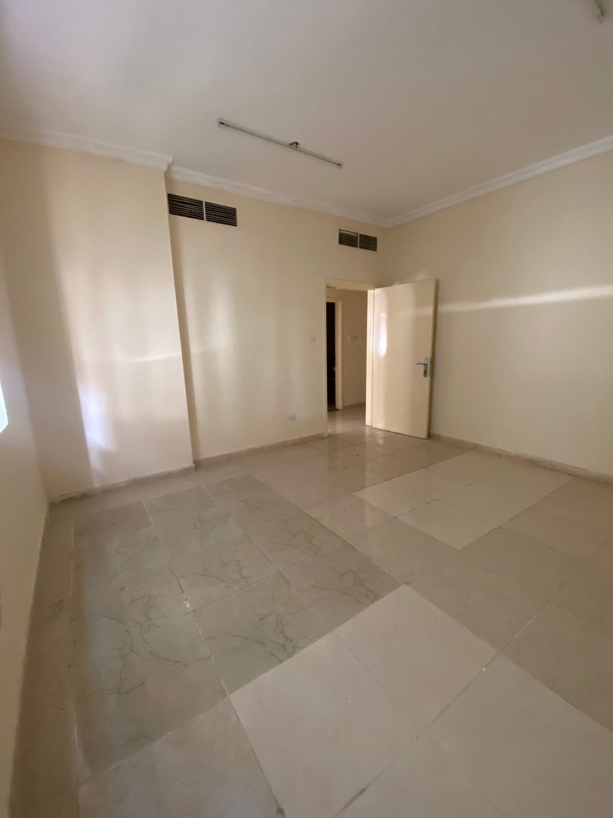 One-bedroom apartment with a living room in Al-Qasmiya – Al-Mahatta Central air conditioning Spacious and comfortable kitchen Comfortabl