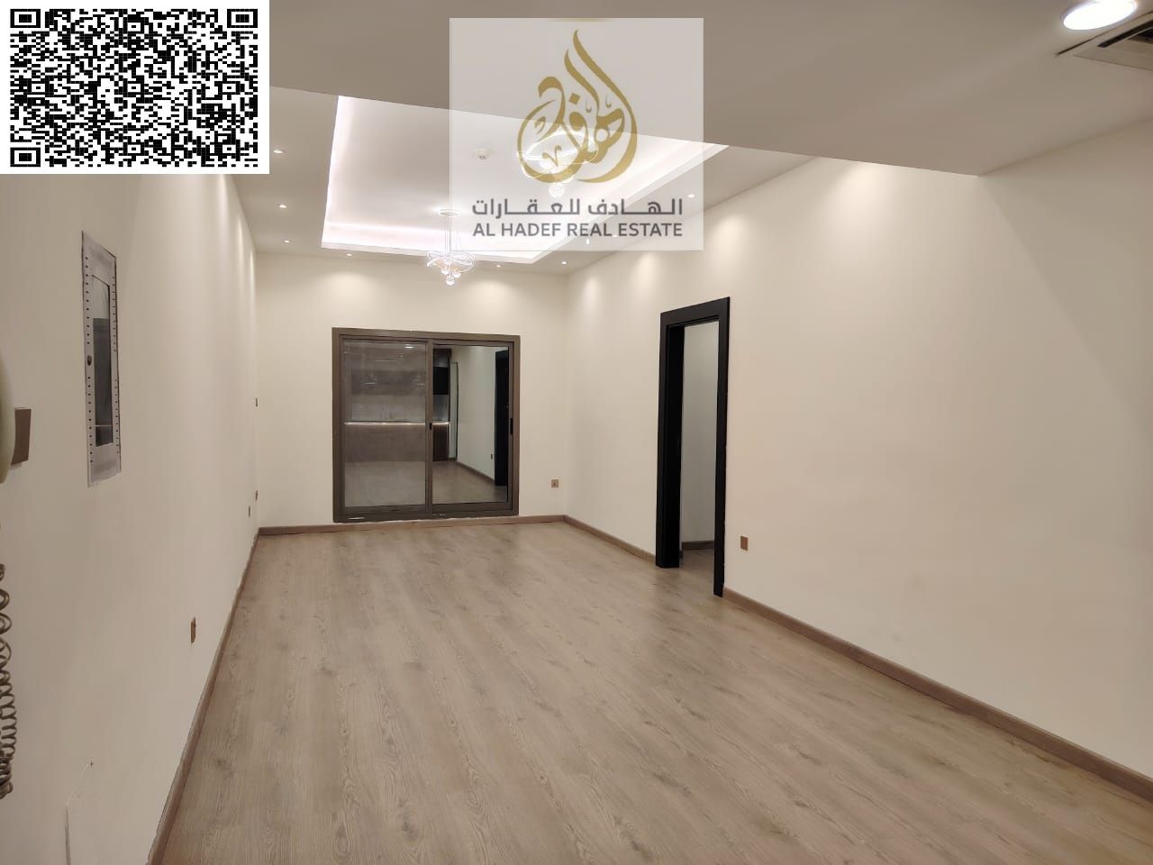 Take advantage of this opportunity! Three bedrooms and a living room for sale, freehold, open to all nationalities. Excellent location with easy acces