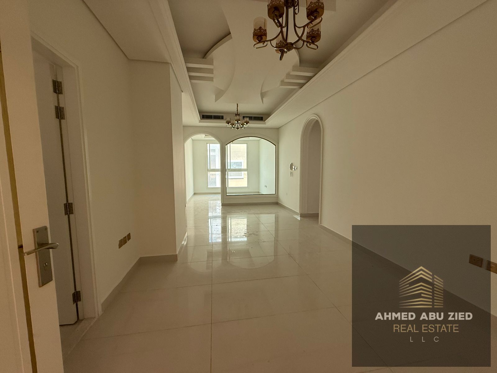 First occupancy with full maintenance provided by the owner throughout the rental period. Consists of two master bedrooms, a fully equipped kitchen, a