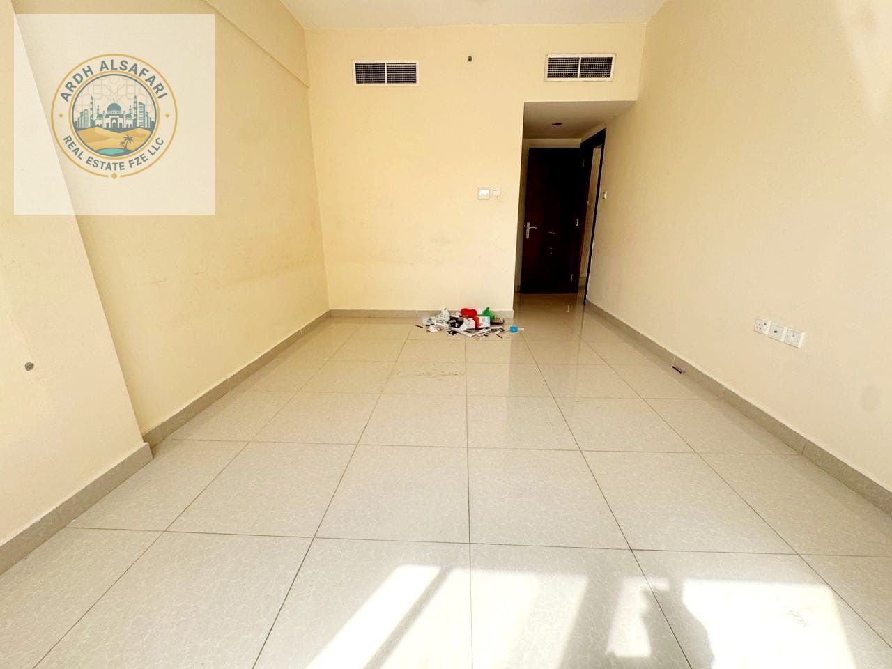 2 BHK | Built In Wardrobe| Balcony | 3 Washrooms