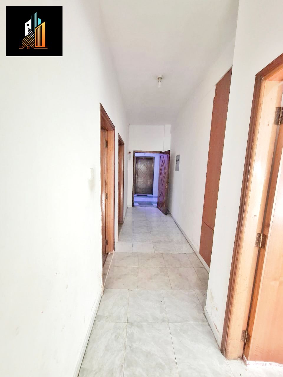 VERY SPACIOUS 3BHK/3 BATHROOMS CLOSE HALL NEAR TO PARK
