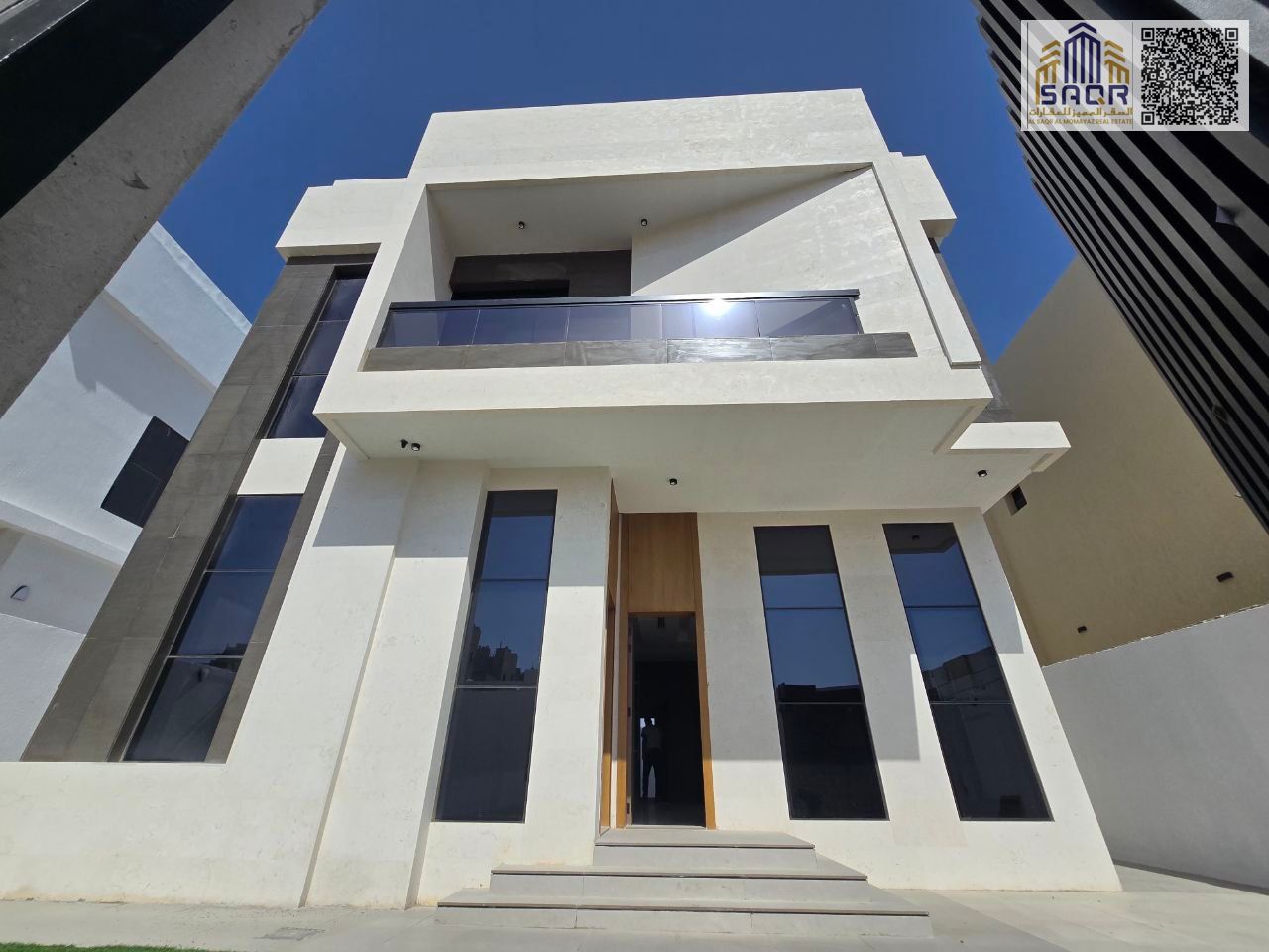 High-end finishing, 5 rooms / Prime location / Registration fees included