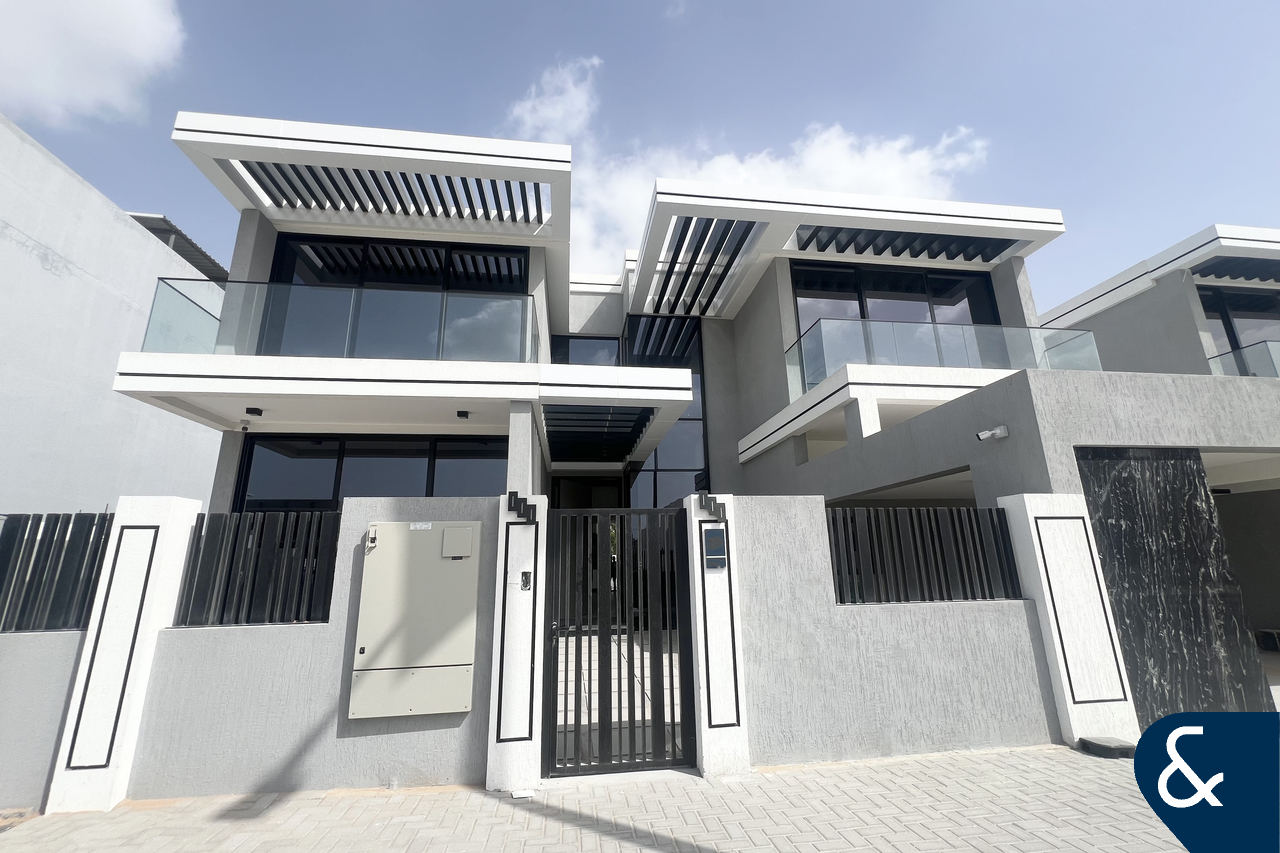 Custom Villa | Spacious Layout | Vacant