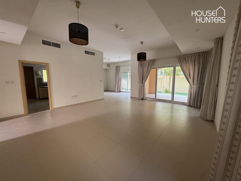 Stand alone|Corner unit|Large plot|Landscaped