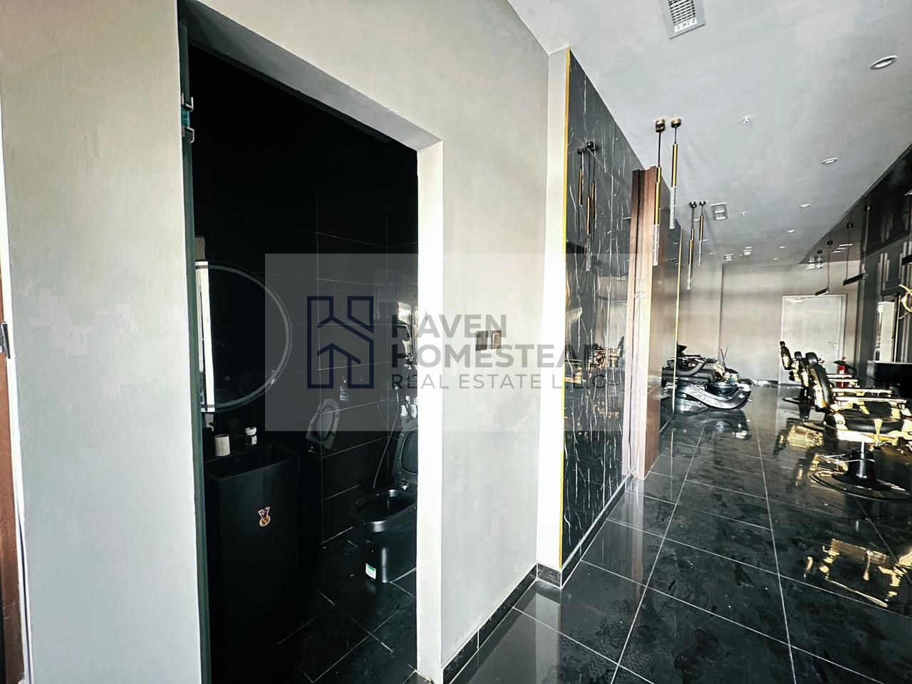 FULLY FITTED SALOON | PRIME LOCATION