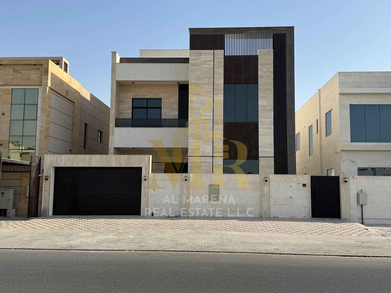 Own a miniature palace of 4300 sq ft, ready for immediate occupancy, with air conditioning included, no service charges, and freehold ownership for al