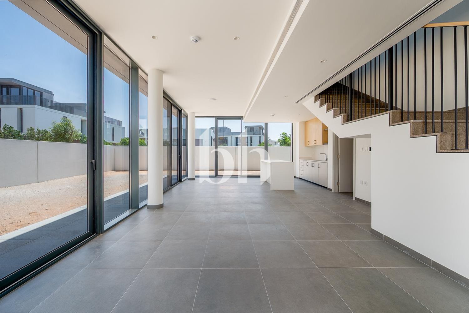 Exclusive | Direct Pool View | Bright & Spacious